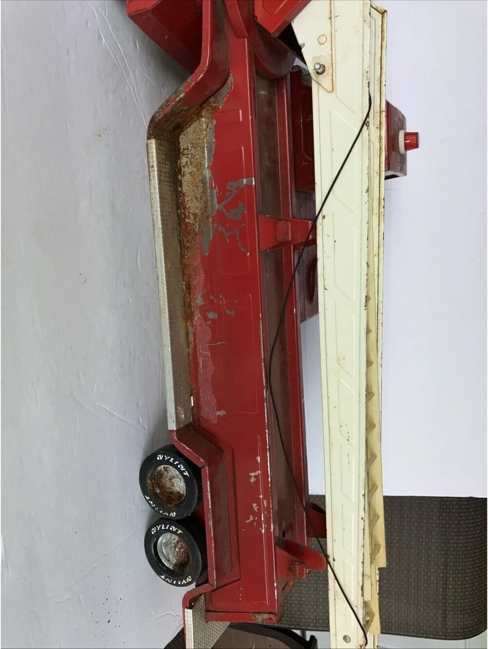Vintage 1970’s Nyline Aerial Hook-n-ladder Metal Fire truck 30.5 Inch 2 Cabs